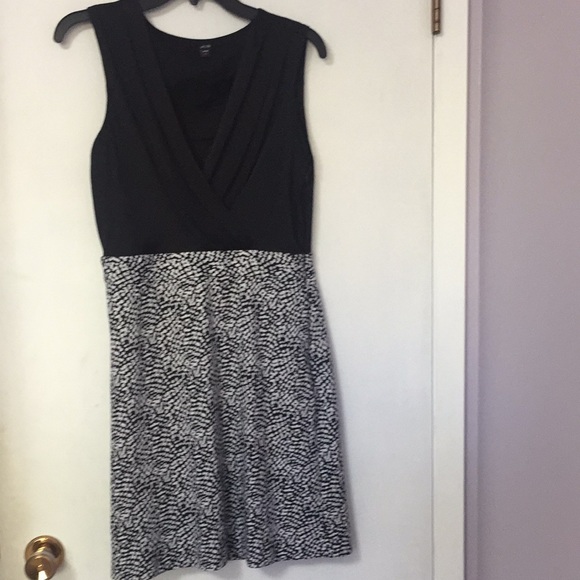 Jacob Black & White Dress - Picture 3 of 10